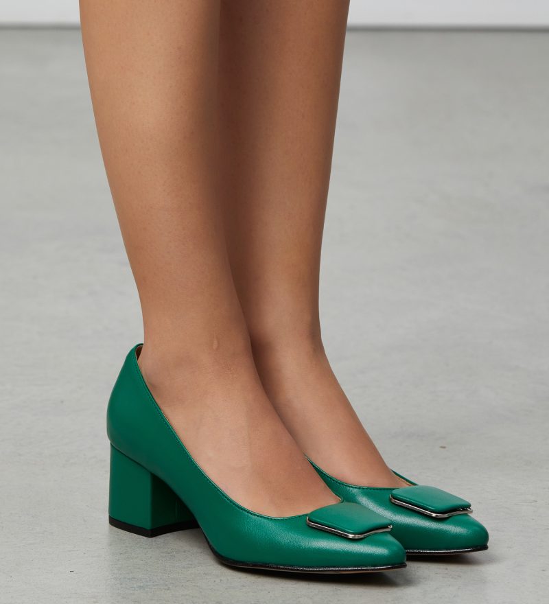 | Pantofi verzi din piele naturala cu aplicatie pe varf
